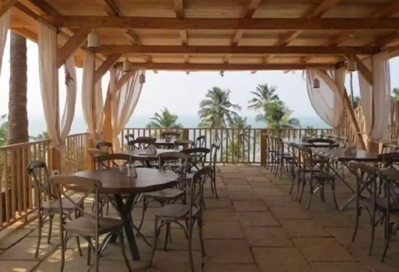 Larive Beach Resort
