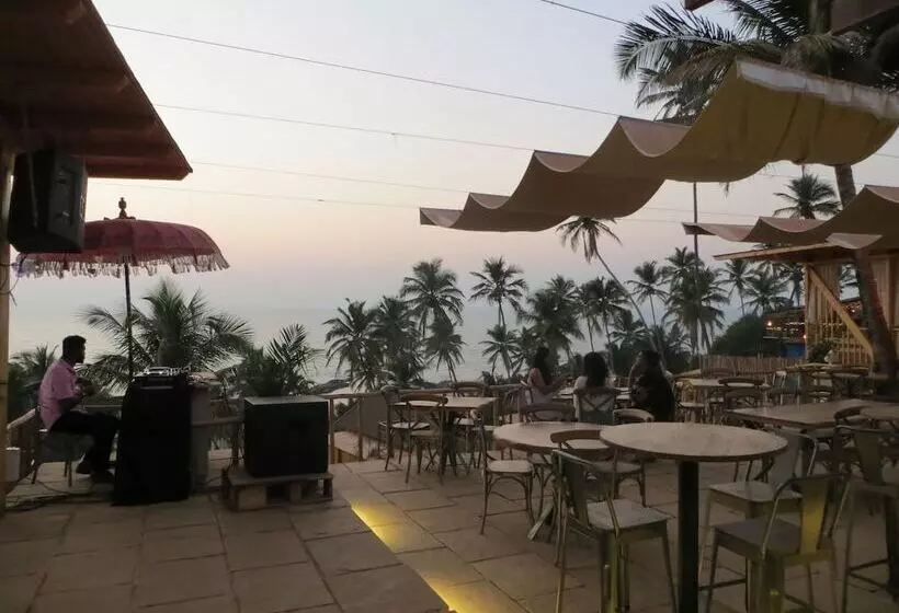 Larive Beach Resort