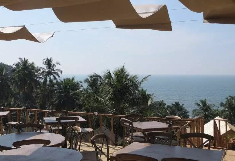 Larive Beach Resort