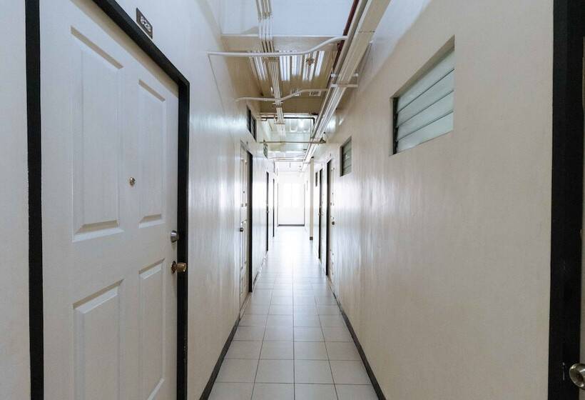 호텔 Reddoorz Plus @ Rsg Legarda Manila