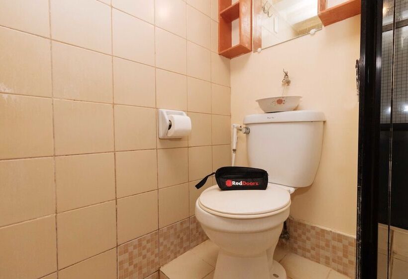 호텔 Reddoorz Plus @ Rsg Legarda Manila