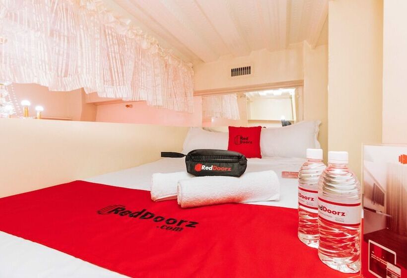 호텔 Reddoorz Plus @ Rsg Legarda Manila