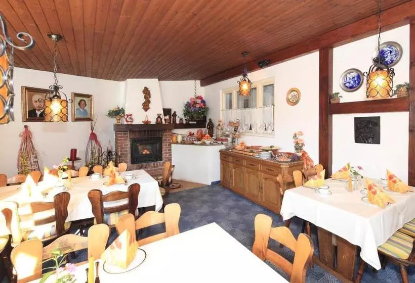 Hotelli Cafe Maria   Pension   B&b