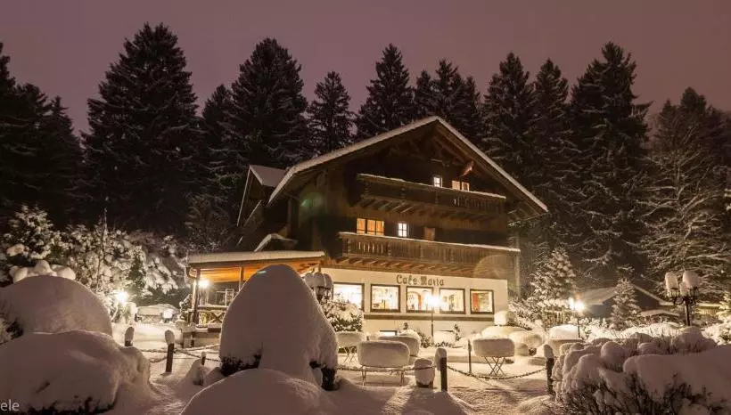 Hotelli Cafe Maria   Pension   B&b