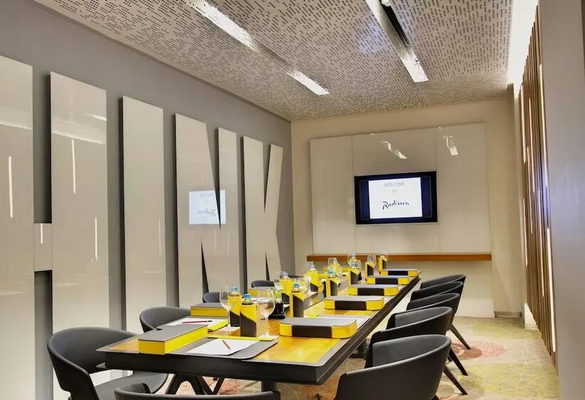ホテル Radisson Bengaluru City Center