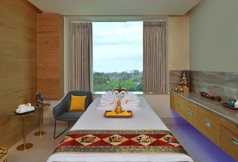 هتل Radisson Bengaluru City Center