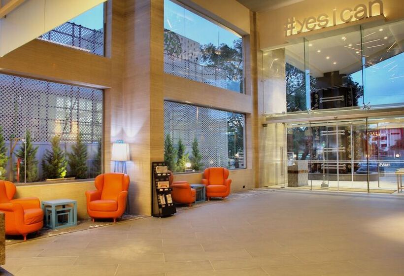 هتل Radisson Bengaluru City Center