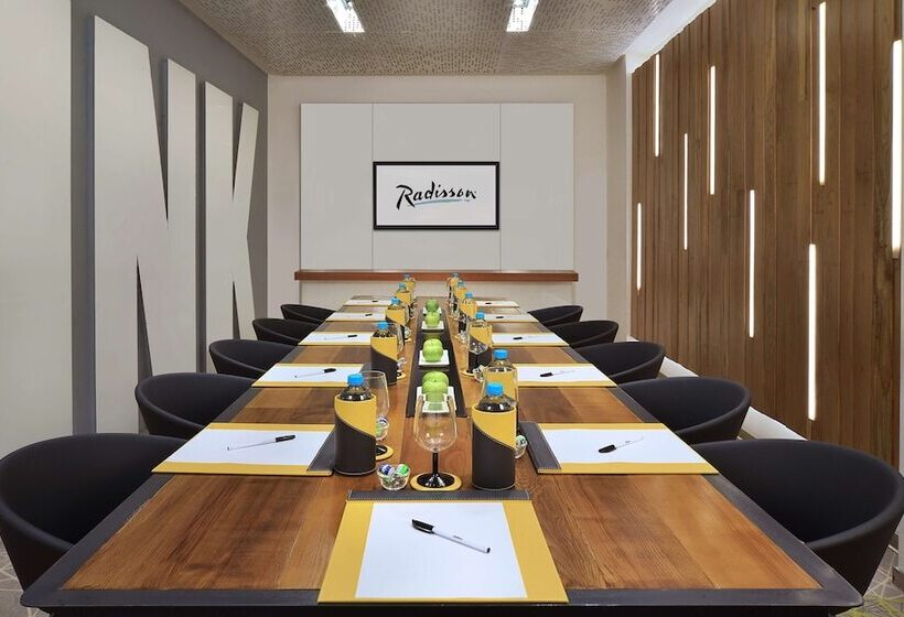 هتل Radisson Bengaluru City Center