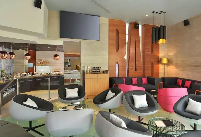 ホテル Radisson Bengaluru City Center