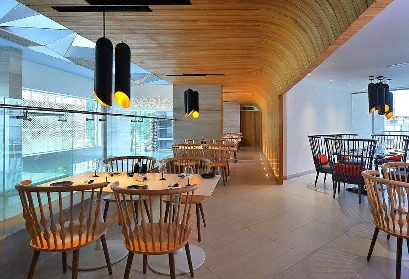 هتل Radisson Bengaluru City Center