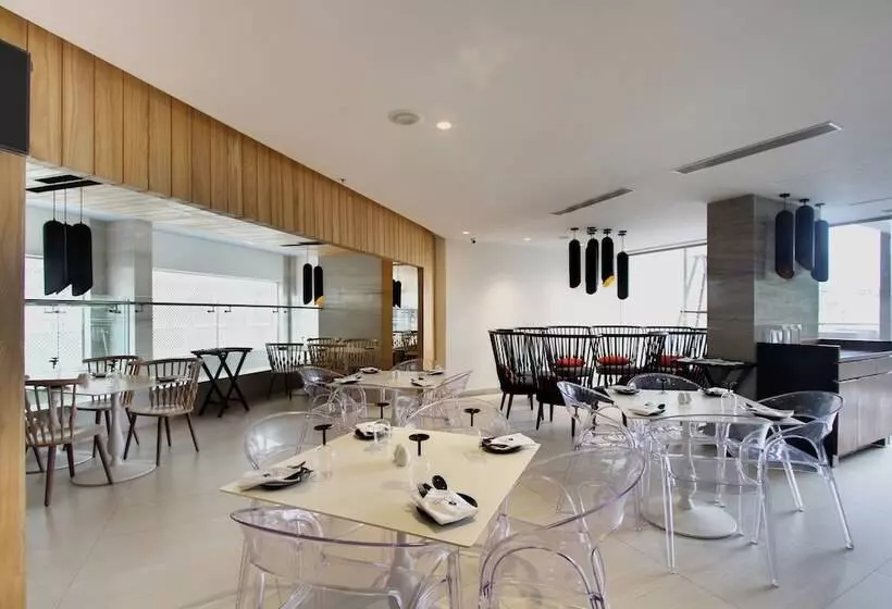 ホテル Radisson Bengaluru City Center