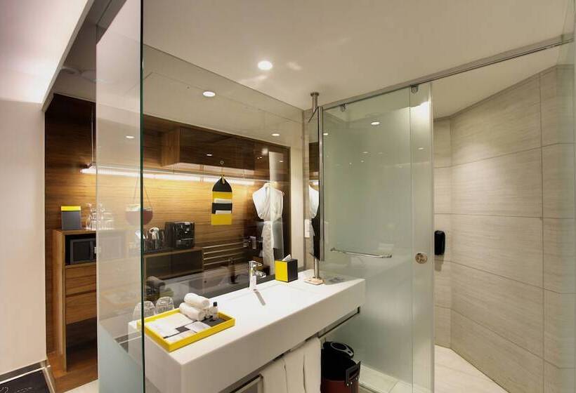 هتل Radisson Bengaluru City Center