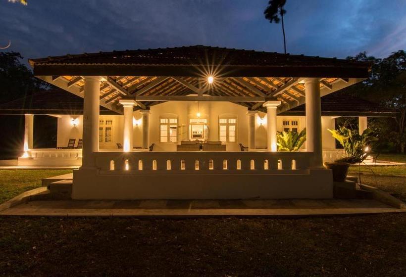 Victoria Golf & Country Resort