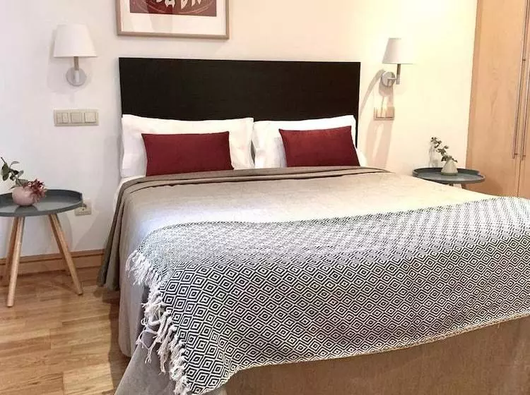 Aspasios San Mateo Boutique Apartments