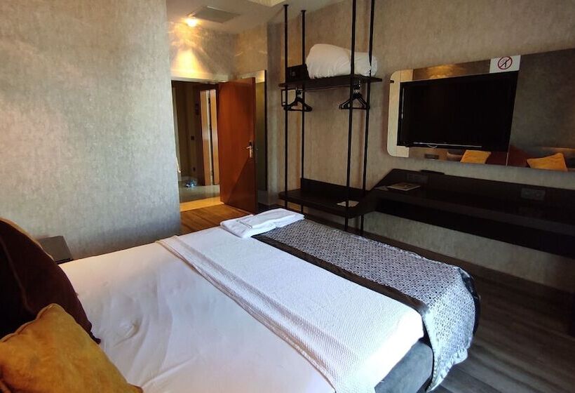 בית מלון כפרי Elite Admiral Premium Residences