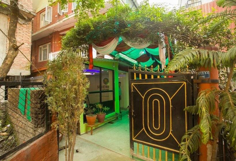 Somewhere Hotel & Restaurant Pvt.ltd By Oyo Rooms