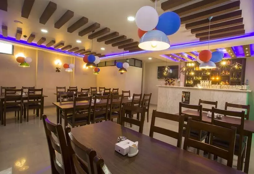 Somewhere Hotel & Restaurant Pvt.ltd By Oyo Rooms