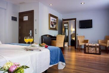 Hotel La Serrana, Antiguo 40 Nudos