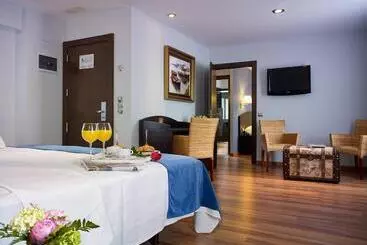 Hotel La Serrana, Antiguo 40 Nudos