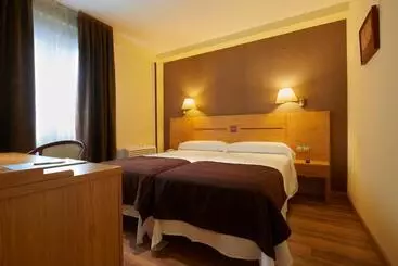 Hotel La Serrana, Antiguo 40 Nudos