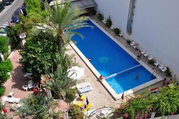 فندق Sol y Sombra