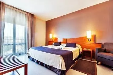 Отель Granollers