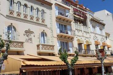 هتل La Santa María