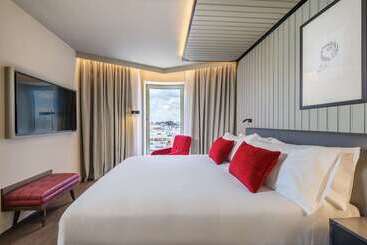 هتل Canopy by Hilton Madrid Castellana