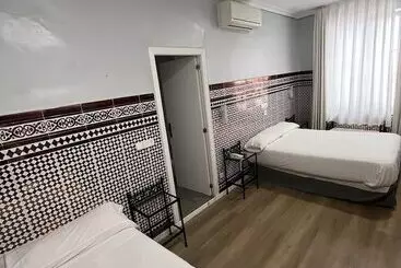 Hotelli Hostal Atenas