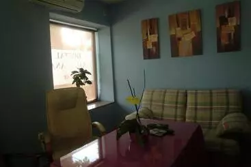 هتل Hostal Santa Ana