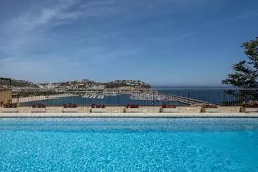 Montjoi by Brava Hoteles
