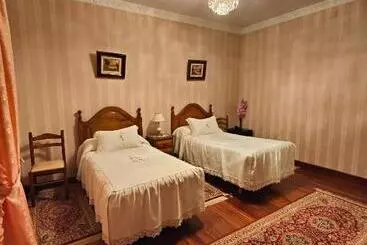 فندق فئة نجمة واحدة Pension Lorea