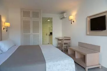 Hotel Apartamentos Es Caló