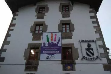 ホテル Herriko Ostatua