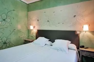 Hostelli Yit Puerta Bisagra