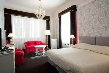 هتل Konig Von Ungarn