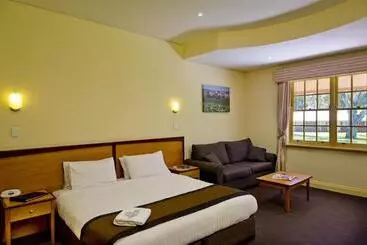 Отель Serafino Mclaren Vale