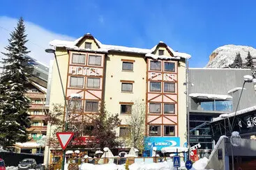 Font Andorra Hostel by Nexta