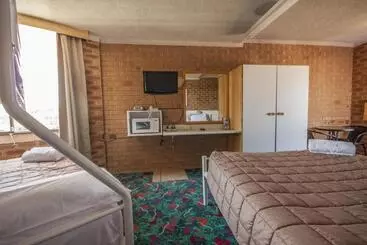 Отель Marco Polo Motor Inn  Sydney