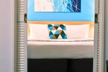 Metro Apartments On King