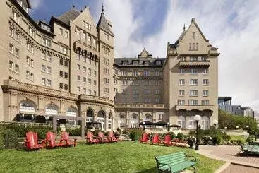 Fairmont Hotel Macdonald