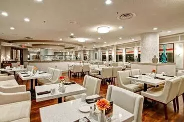 ホテル Chateau Lacombe