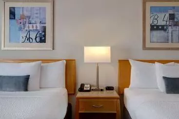 Hotel Days Inn By Wyndham Victoria Airport Sidney