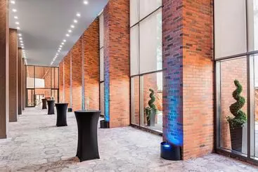 Отель The Westin Toronto Airport