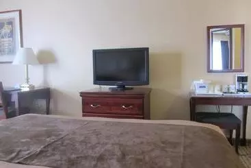 Отель Travelodge By Wyndham Ottawa West