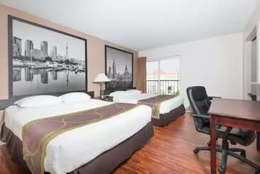 מוטל Super 8 By Wyndham Cambridge/kitchener/waterloo Area