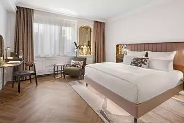 هتل Bristol Berlin