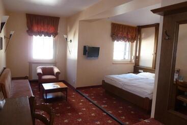 Akzent Hotel Berg S Alte Bauernschänke Wellness Und Wein