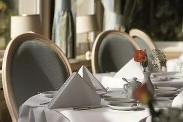 בית מלון כפרי Steigenberger Europäischer Hof