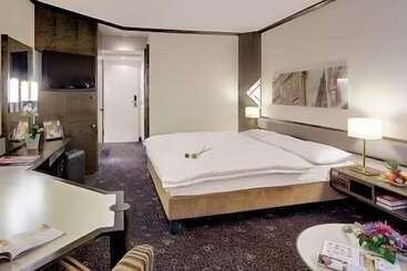 Plaza Premium Parkhotel Neu Ulm